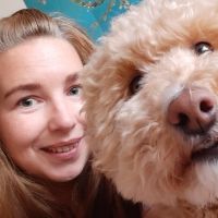Hondenoppas werk Breda: baasje van Roos