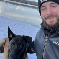 Hondenuitlaatservice Zuidlaren: Philipp. Rustige en consequente begeleiding voor actieve en werkgerichte honden.